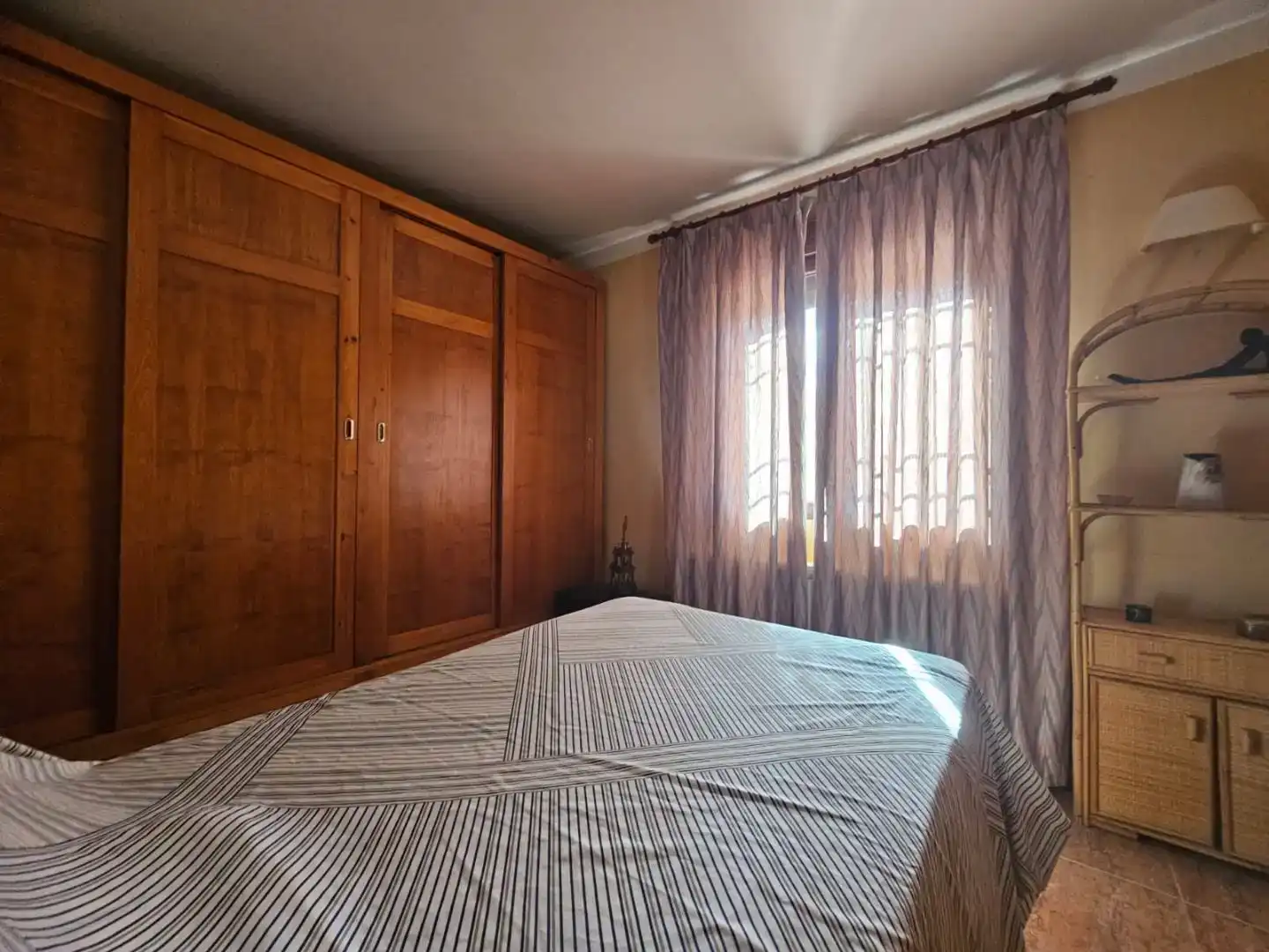 Dormitori de Casa o xalet en venda en Navahermosa amb Aire condicionat, Piscina i Balcó