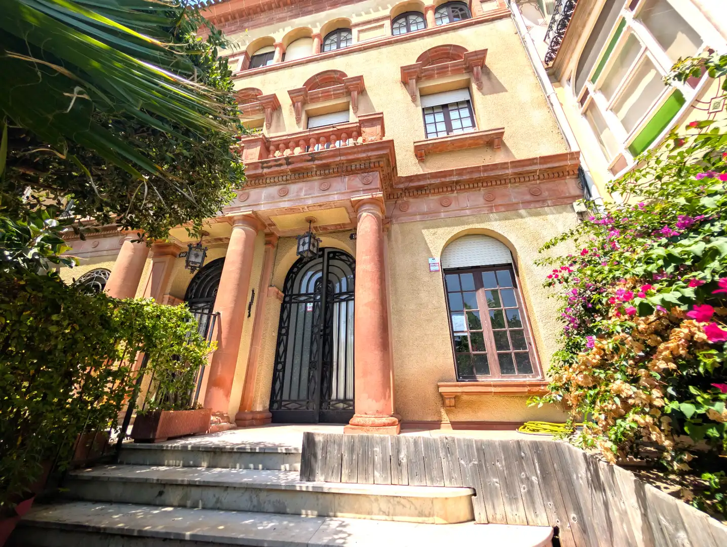 Vista exterior de Casa o xalet en venda en Vilassar de Mar amb Jardí privat, Terrassa i Balcó