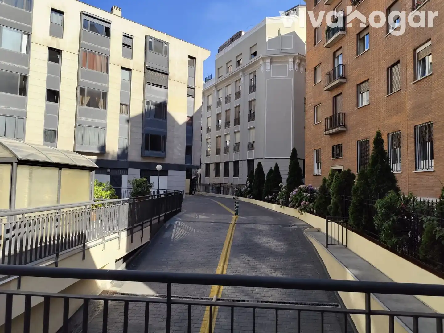Außenansicht von Garage zum Verkauf in Madrid