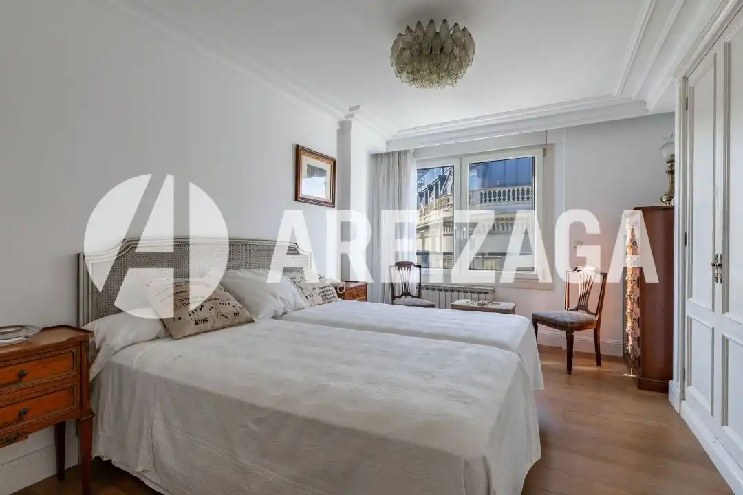 Bedroom of Flat for sale in Donostia - San Sebastián   with Air Conditioner, Heating and Terrace