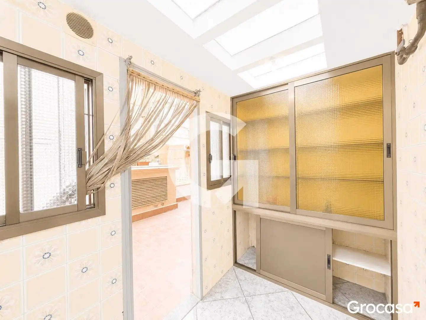 Piso en venta en Barcelona con Calefacción, Terraza y Trastero