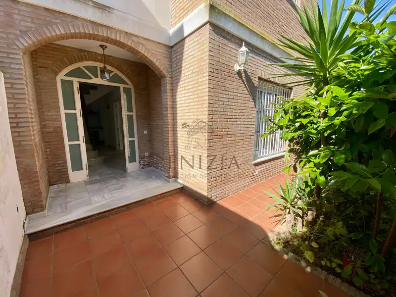 Exterior view of Detached homes for rent in El Puerto de Santa María  with Air Conditioner, Private garden and Storage room