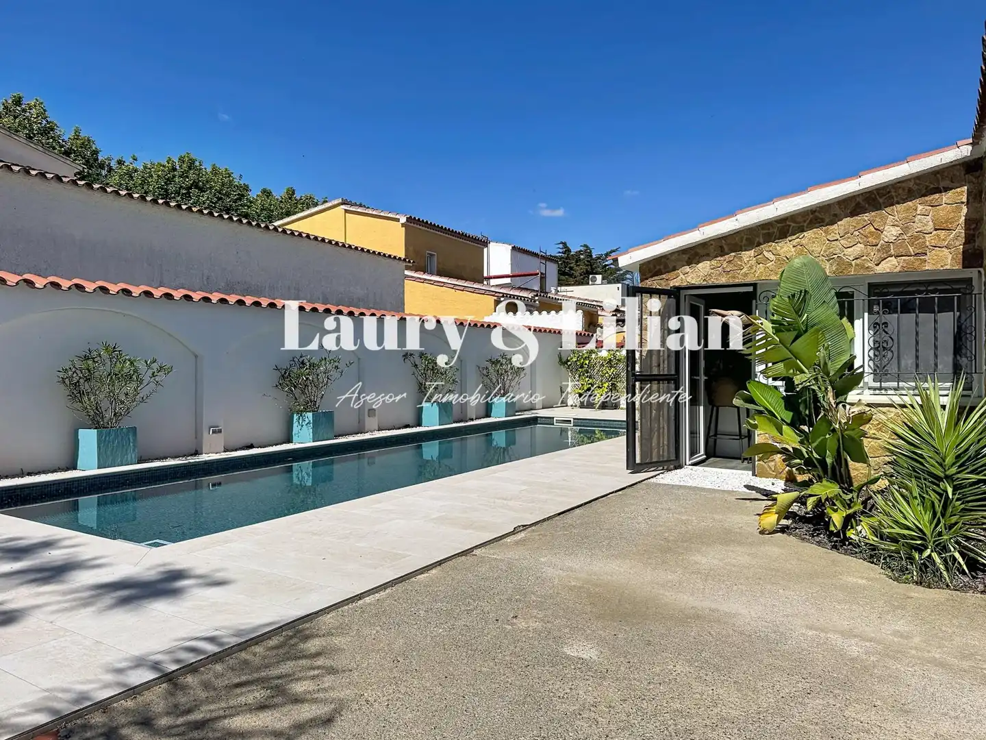 Vista exterior de Casa o xalet en venda en Empuriabrava amb Aire condicionat, Calefacció i Terrassa