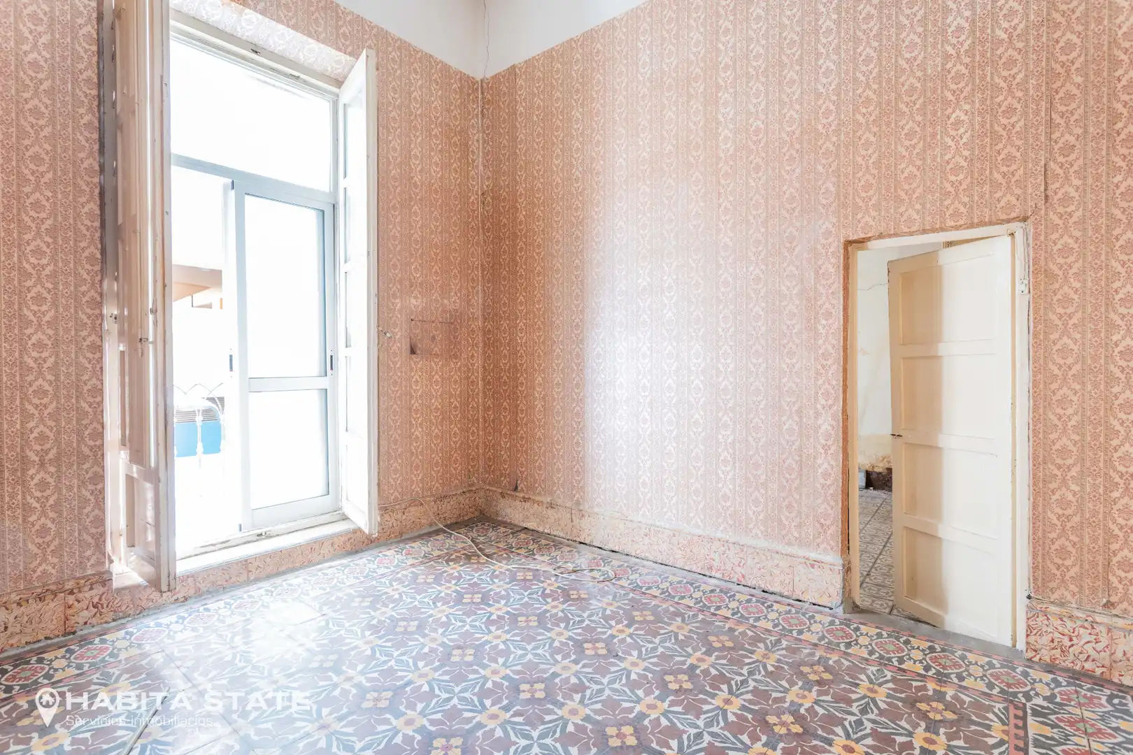 Dormitori de Edifici en venda en Almería