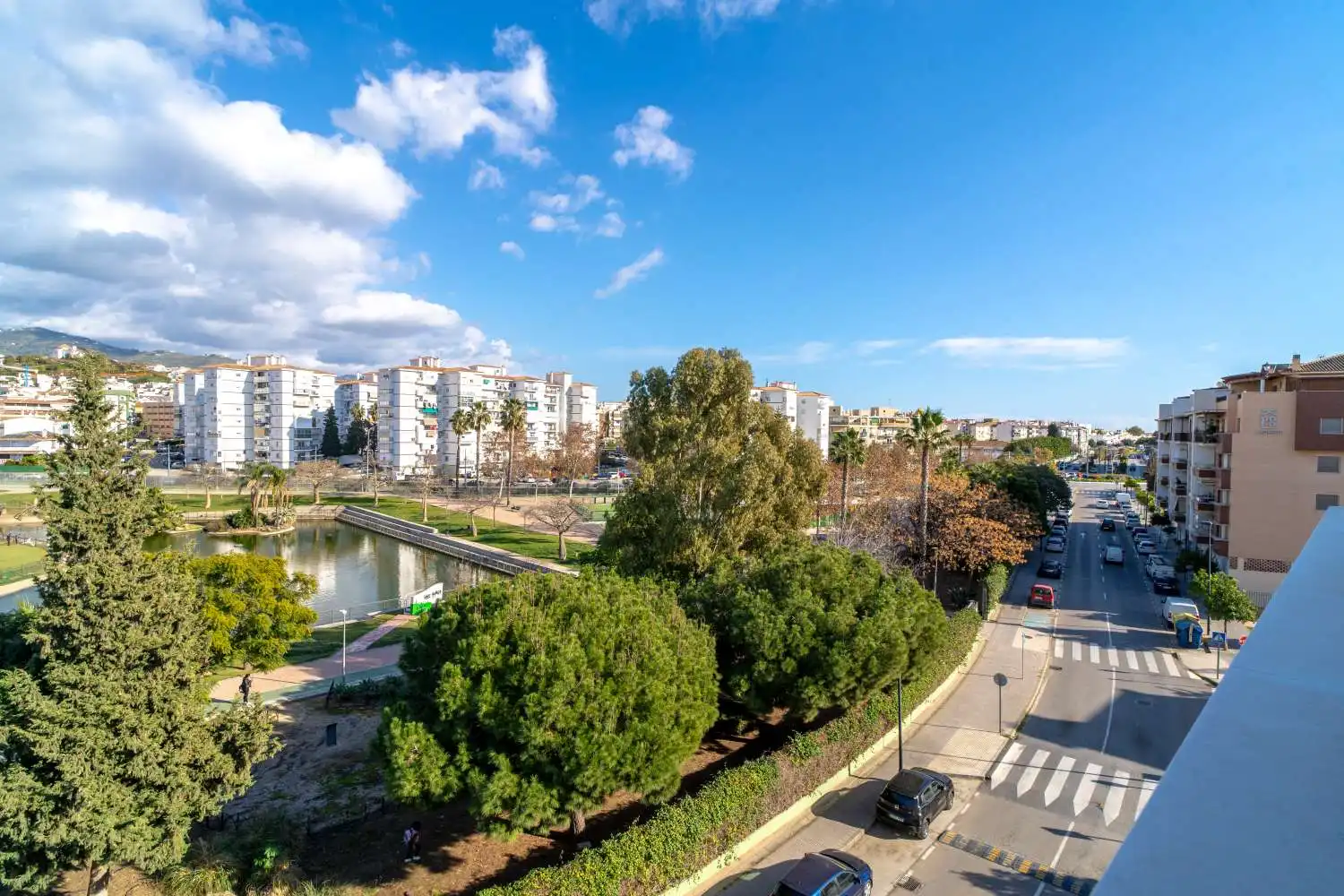 Außenansicht von Wohnungen zum Verkauf in Vélez-Málaga mit Klimaanlage
