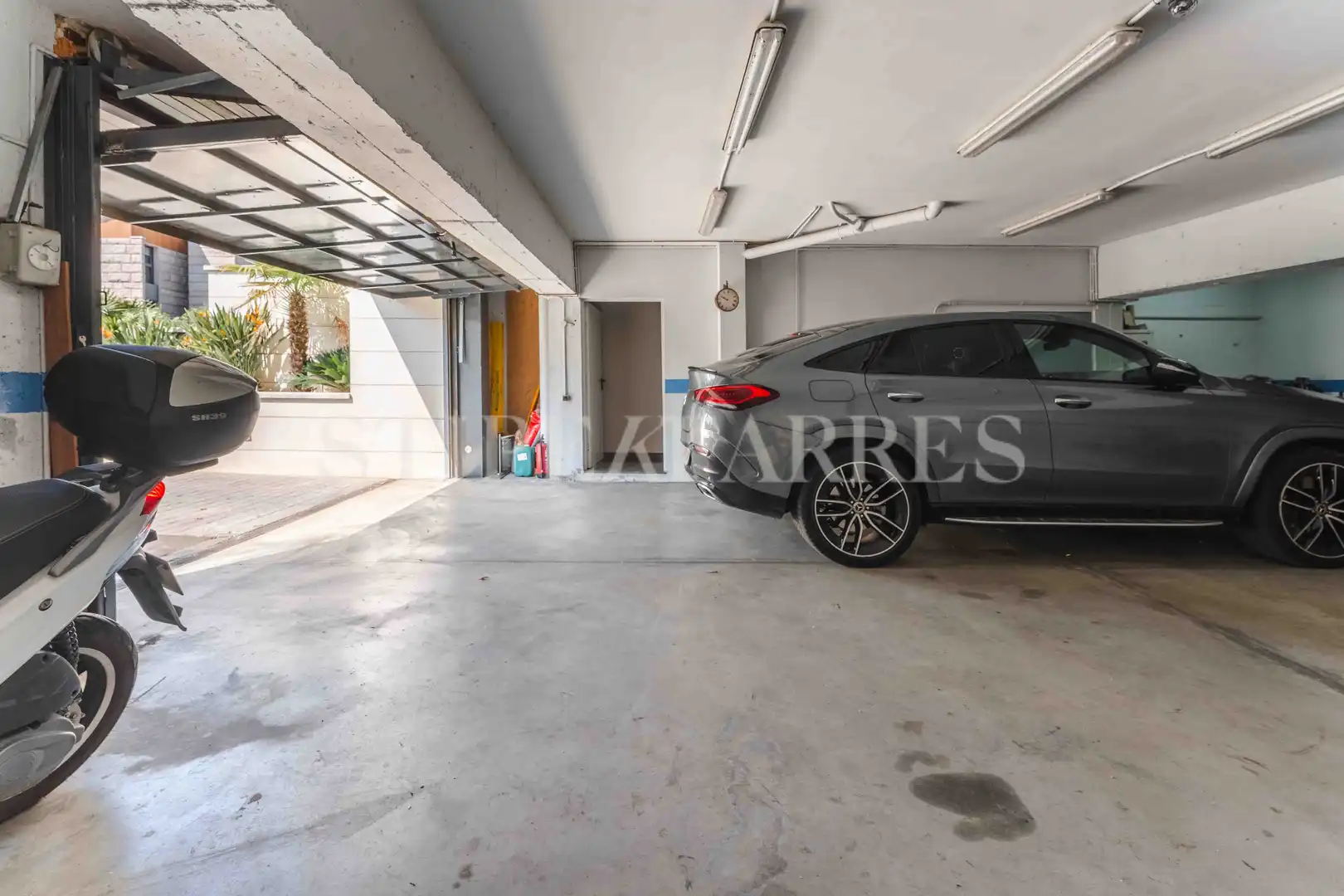 Parking de Casa o chalet de alquiler en El Papiol con Aire acondicionado, Calefacción y Jardín privado