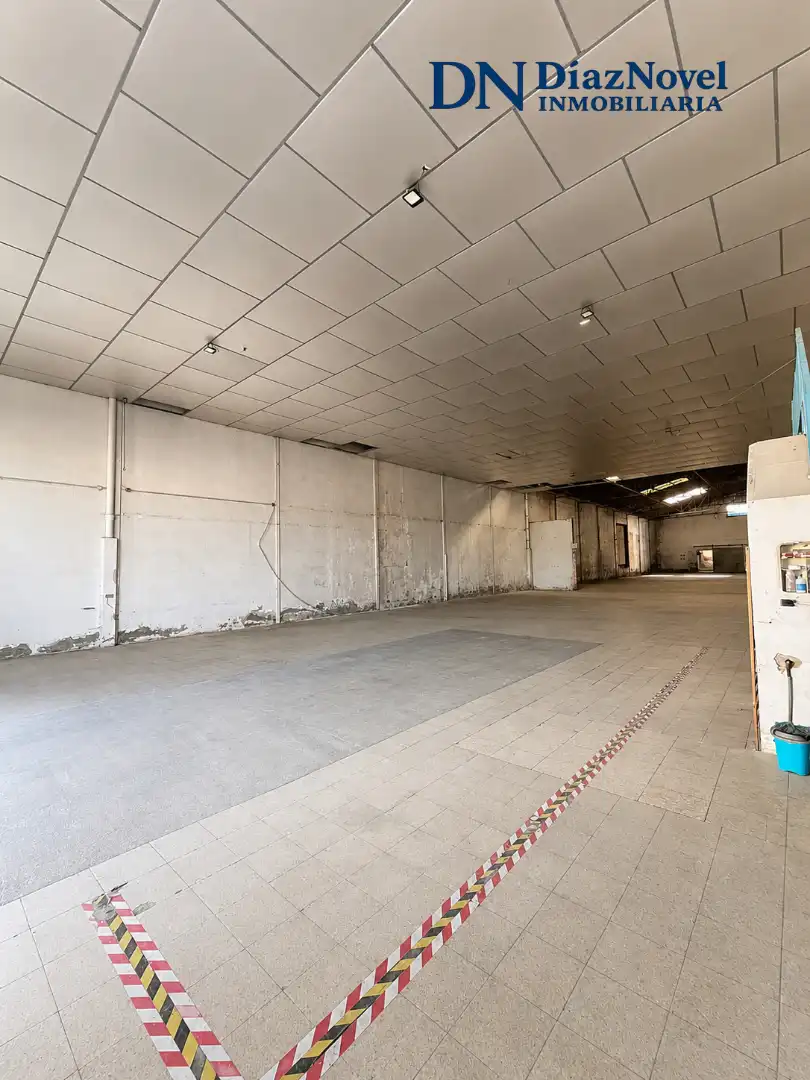 Nave industrial de alquiler en Málaga con Alarma