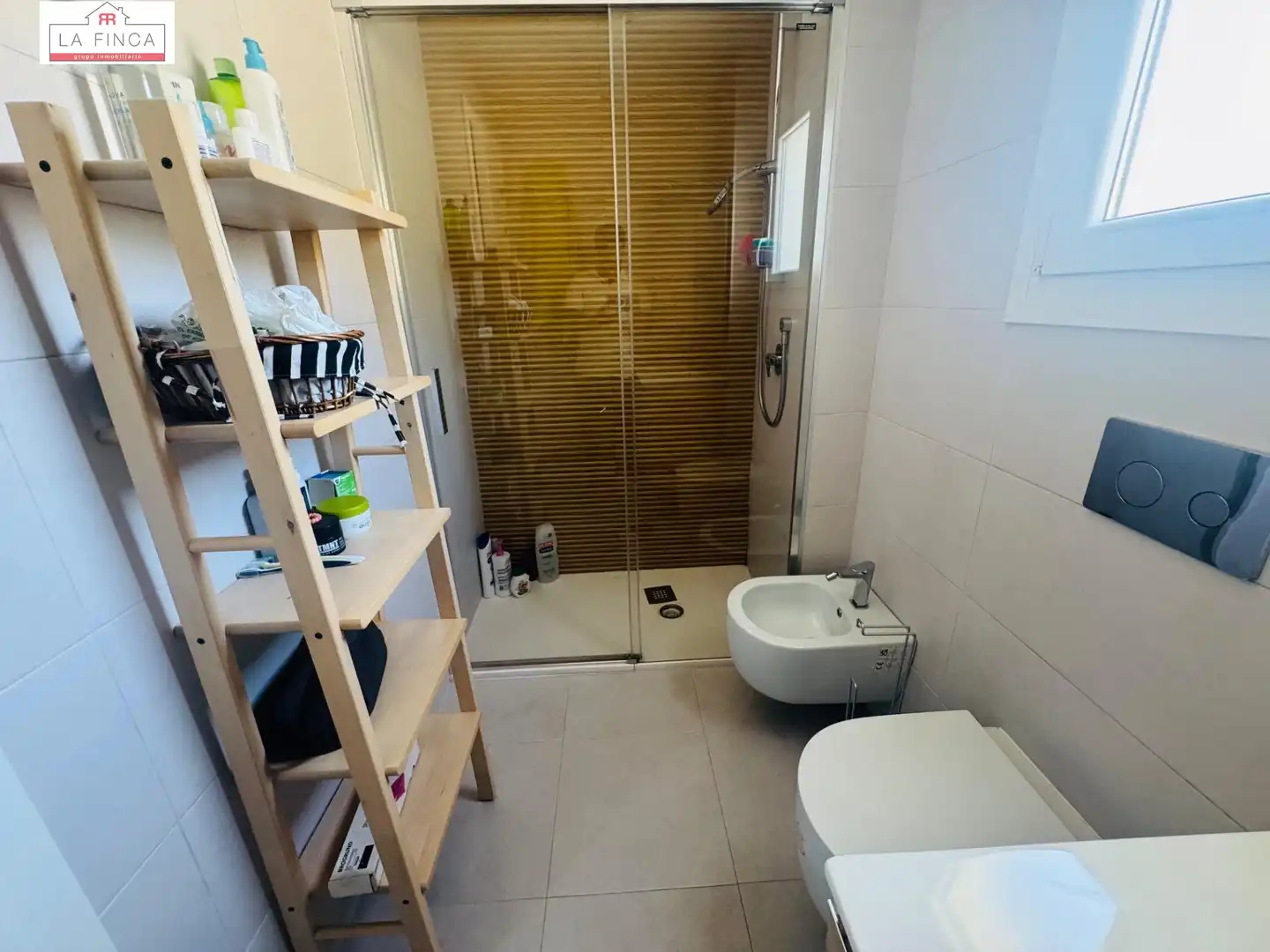 Bany de Planta baixa en venda en Málaga amb Aire condicionat, Jardí privat i Terrassa