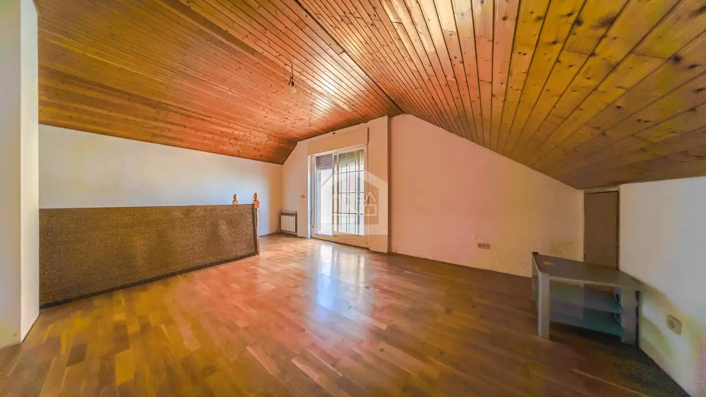 Sala de estar de Casa adosada en venta en Villaviciosa de Odón con Calefacción, Jardín privado y Parquet