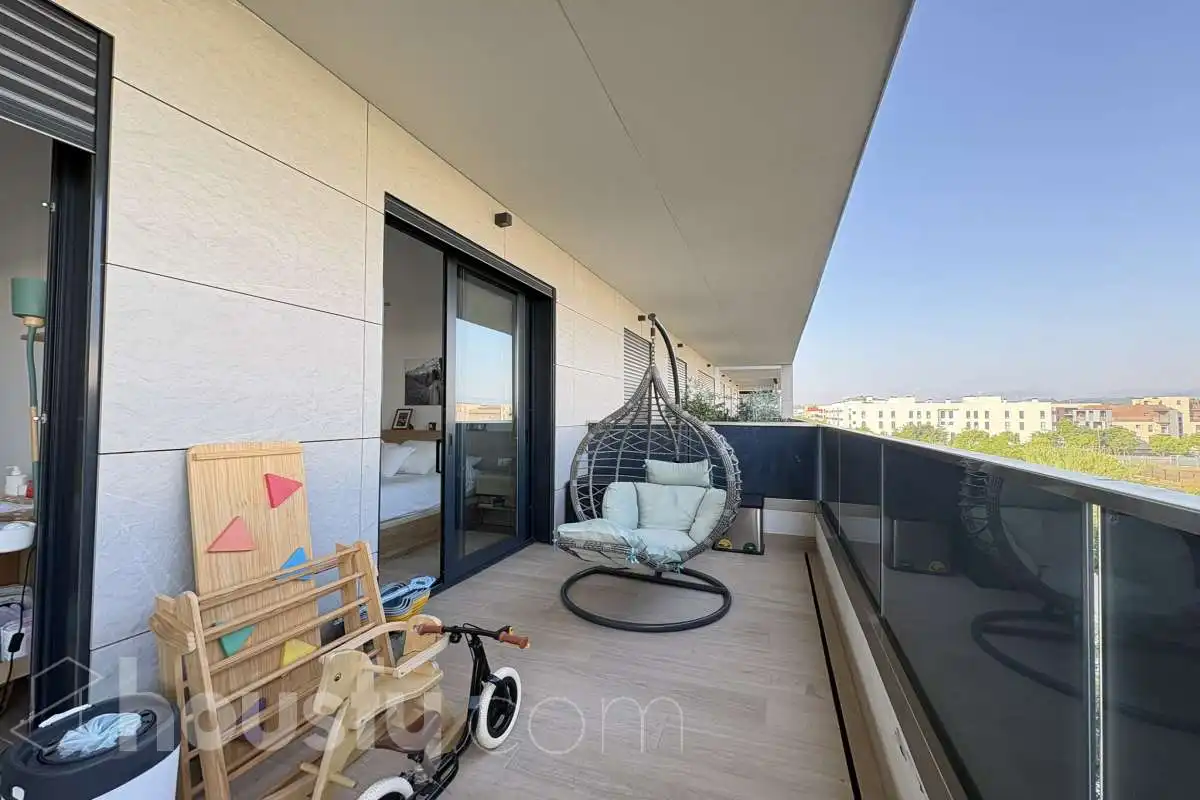Terrassa de Dúplex en venda en Vilablareix amb Aire condicionat, Calefacció i Jardí privat