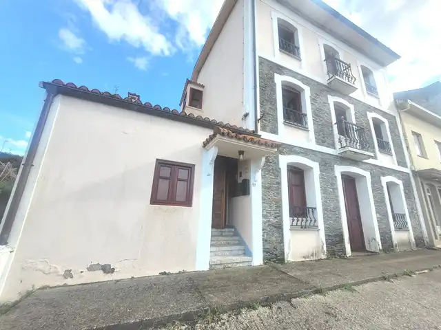 Vista exterior de Casa adosada en venta en Valdoviño con Jardín privado, Trastero y Amueblado