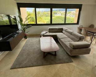 Sala d'estar de Apartament de lloguer en Marbella amb Aire condicionat, Traster i Moblat