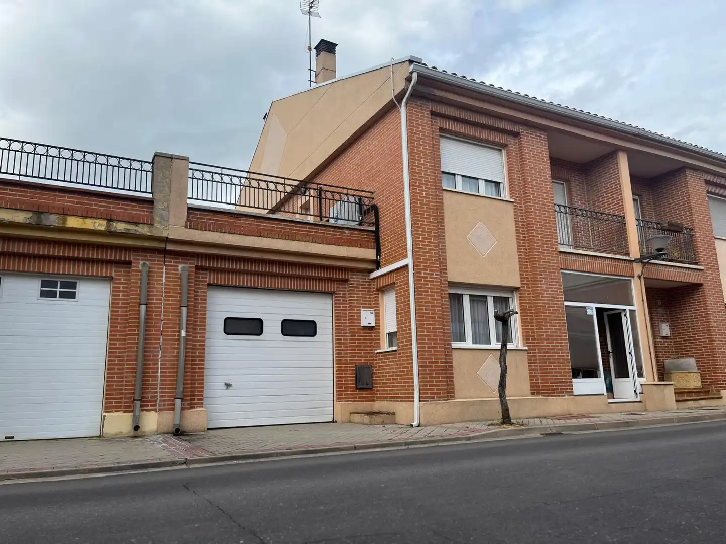 Adossat amb terrassa en venda a Calle Rosa Chacel