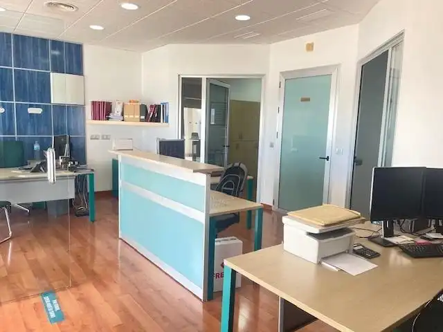 Oficina de lloguer en Benalmádena amb Aire condicionat, Calefacció i Moblat