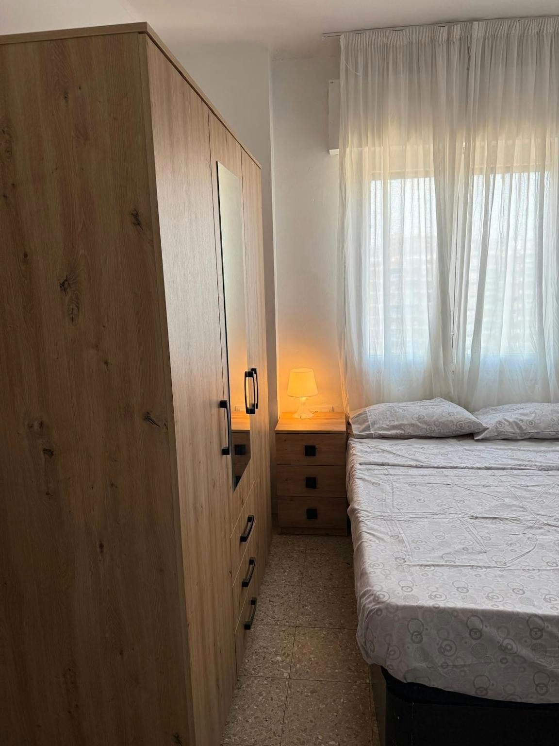 Bedroom of Flat for share in  Barcelona Capital  with Air Conditioner, Heating and Furnished