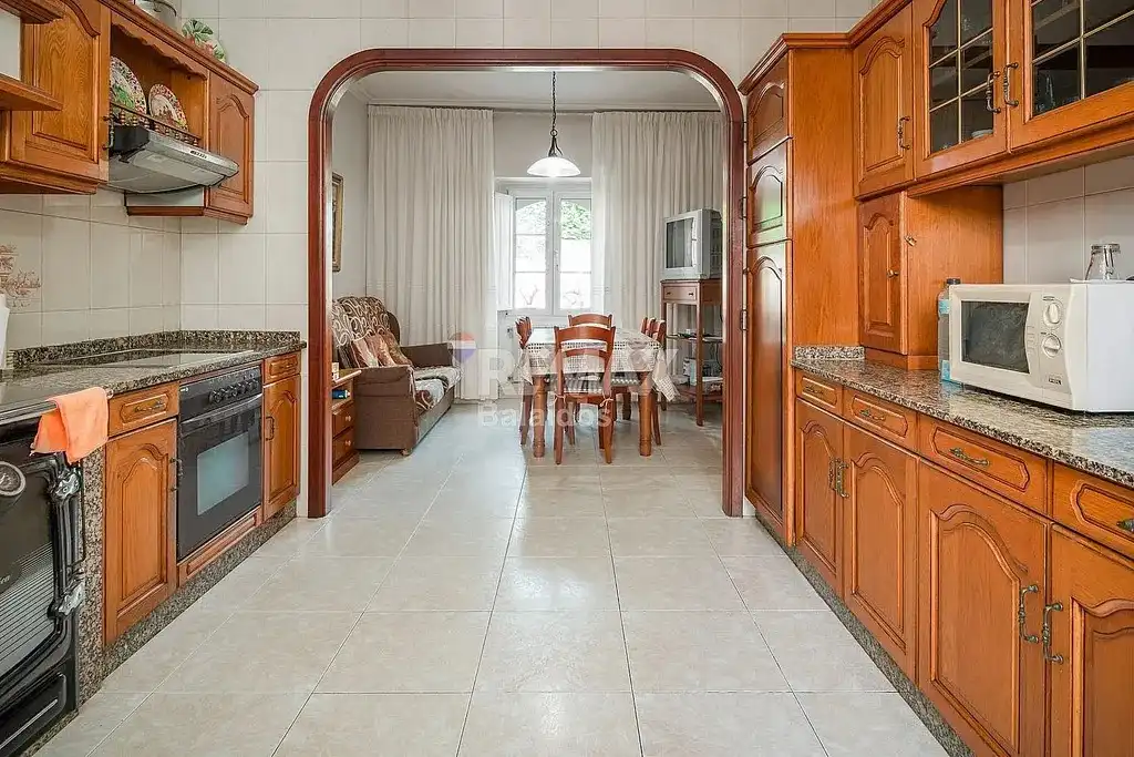 Cocina de Casa o chalet en venta en A Pobra do Caramiñal con Calefacción, Jardín privado y Parquet