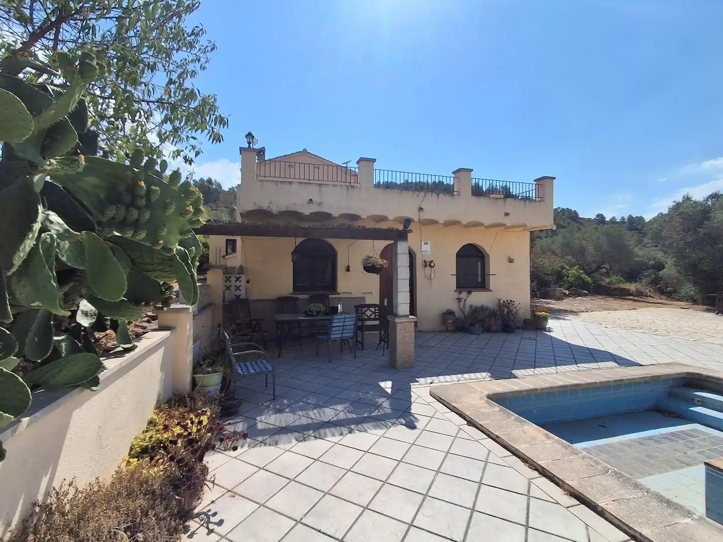 Vista exterior de Finca rústica en venda en Tivissa amb Piscina comunitària