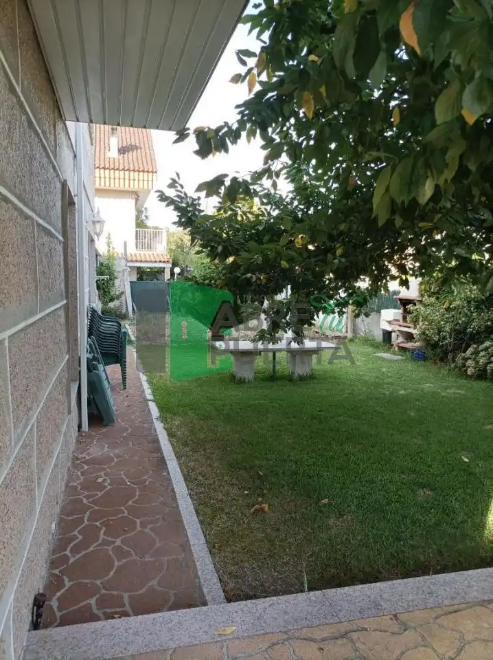 Chalet con terraza en venta en San Cibrao das Viñas, imagen 4