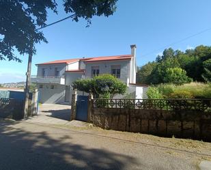 Vista exterior de Casa o xalet en venda en Vigo  amb Calefacció, Jardí privat i Parquet