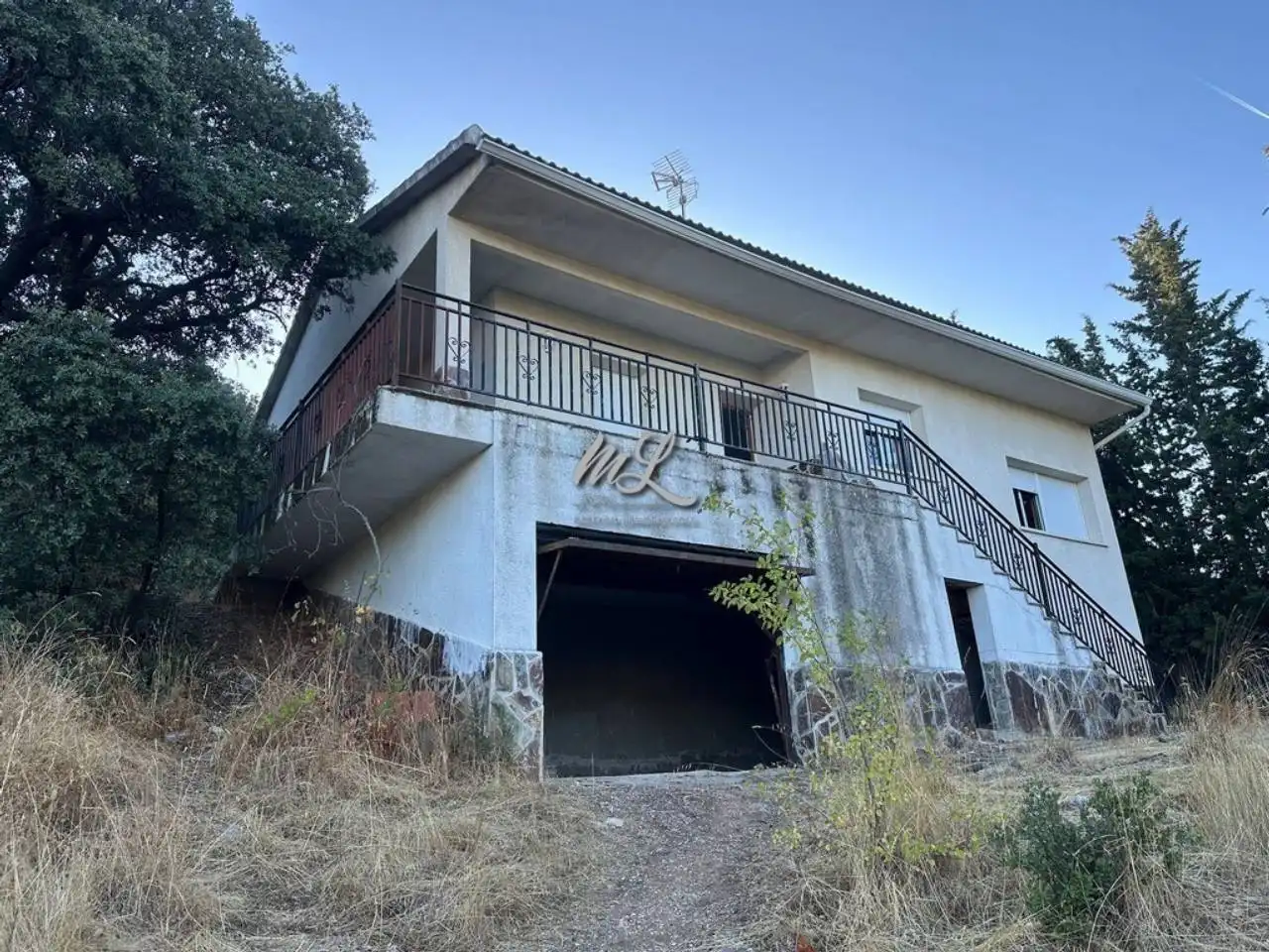Vista exterior de Casa o xalet en venda en Navahermosa amb Calefacció, Jardí privat i Terrassa