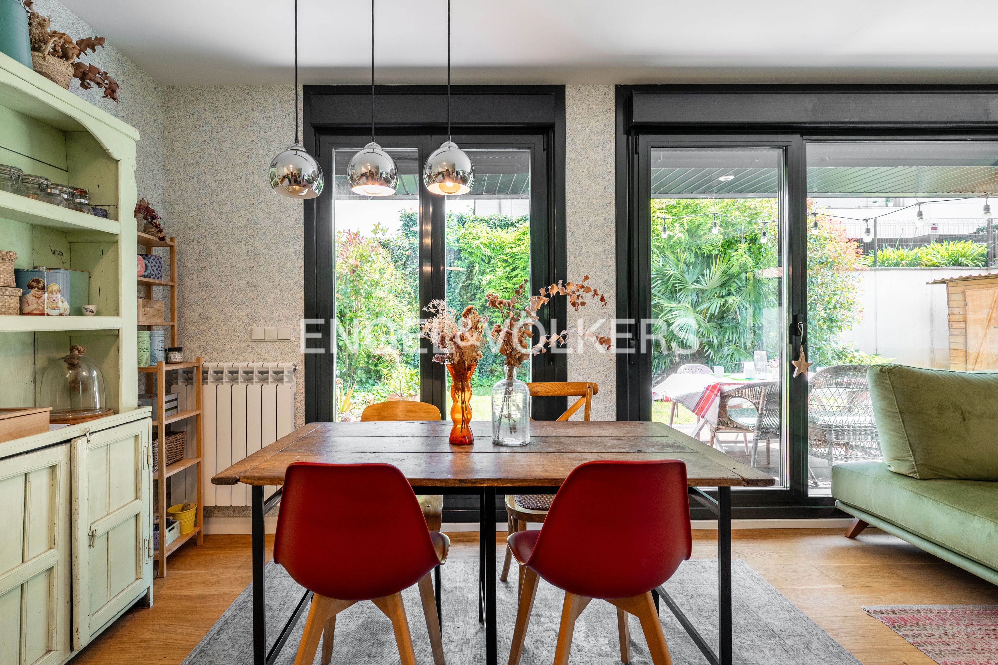 Menjador de Apartament en venda en Donostia - San Sebastián  amb Calefacció, Jardí privat i Terrassa