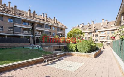 Exterior view of Flat for sale in Villaviciosa de Odón  with Air Conditioner and Terrace