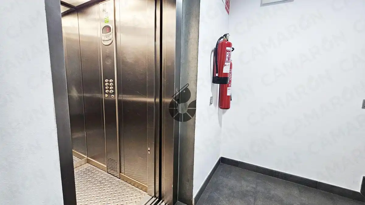 Piso en venta en Mairena del Aljarafe con Aire acondicionado, Trastero y Piscina comunitaria