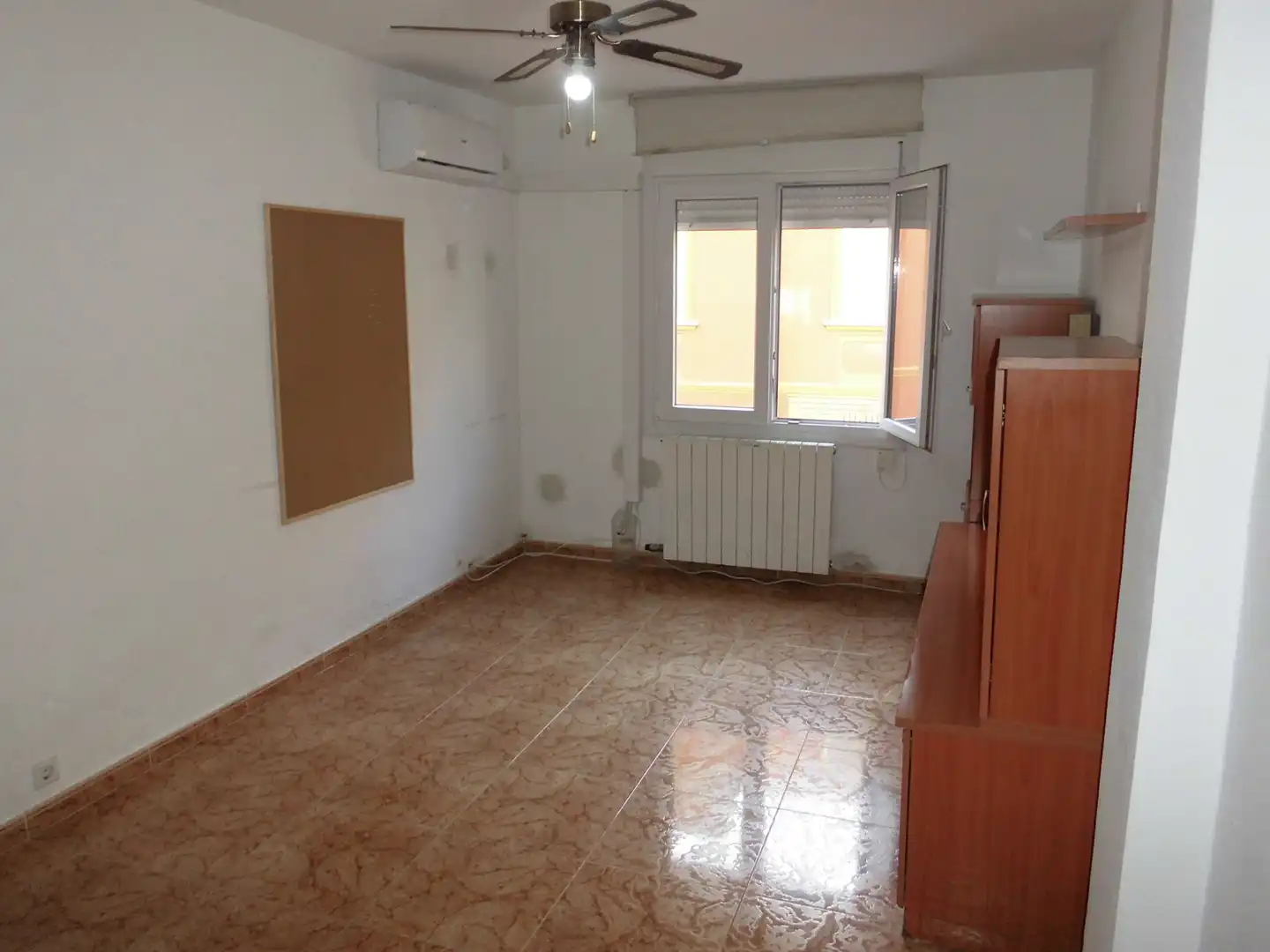 Bedroom of Flat for sale in Zaragoza  with Air Conditioner, Terrace and Oven