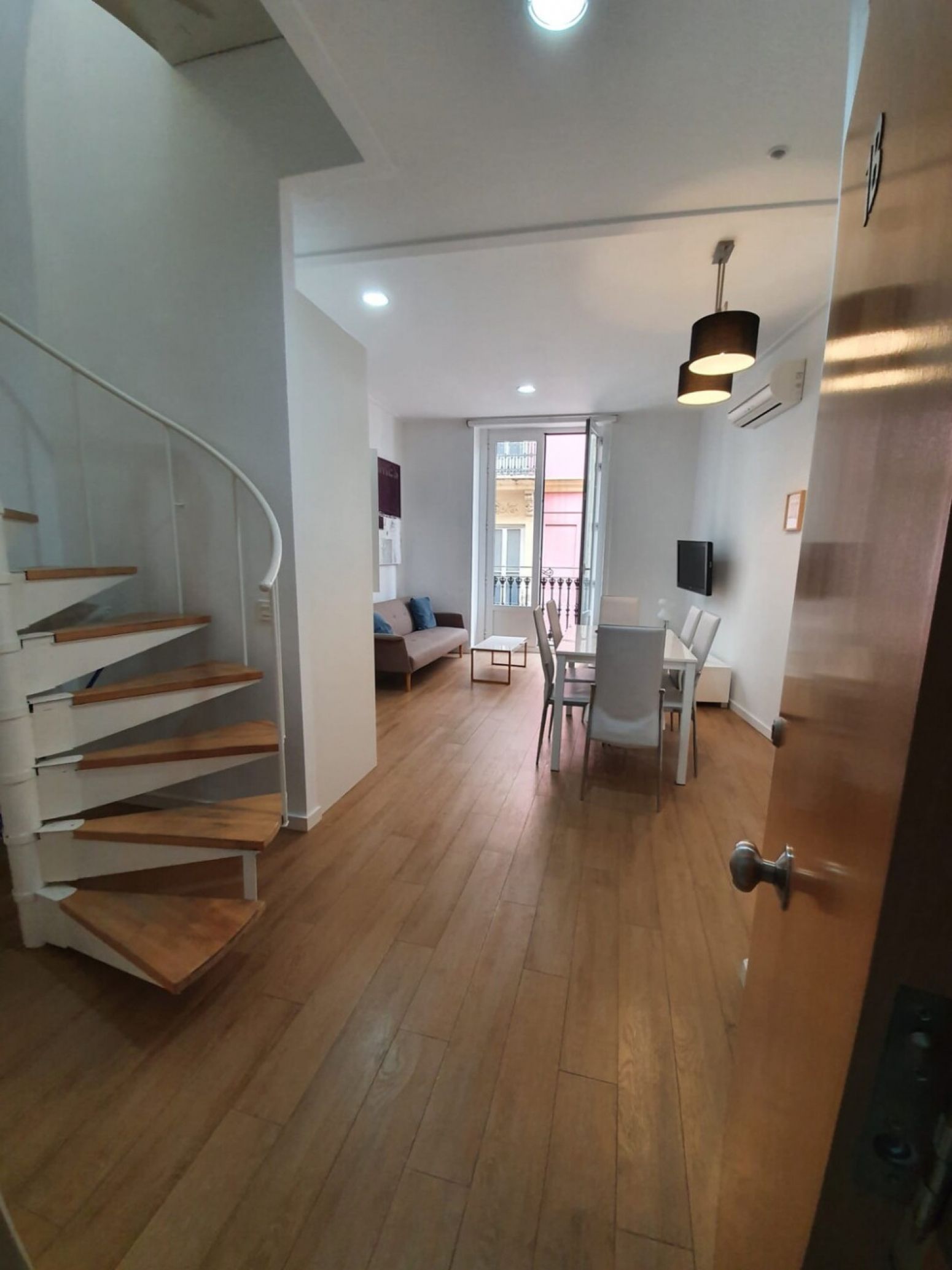 Sala d'estar de Pis de lloguer en  Valencia Capital amb Aire condicionat, Calefacció i Parquet