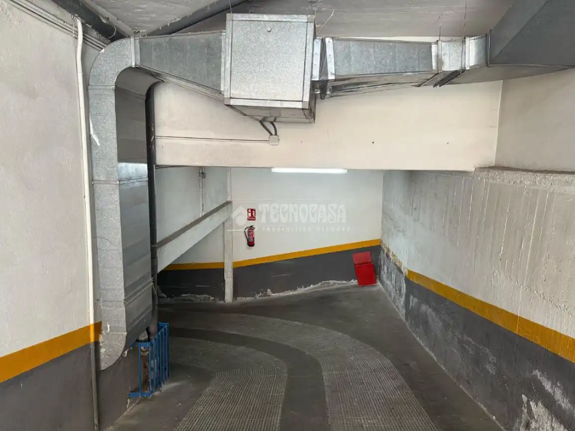 Parkplatz von Garage zum Verkauf in Madrid