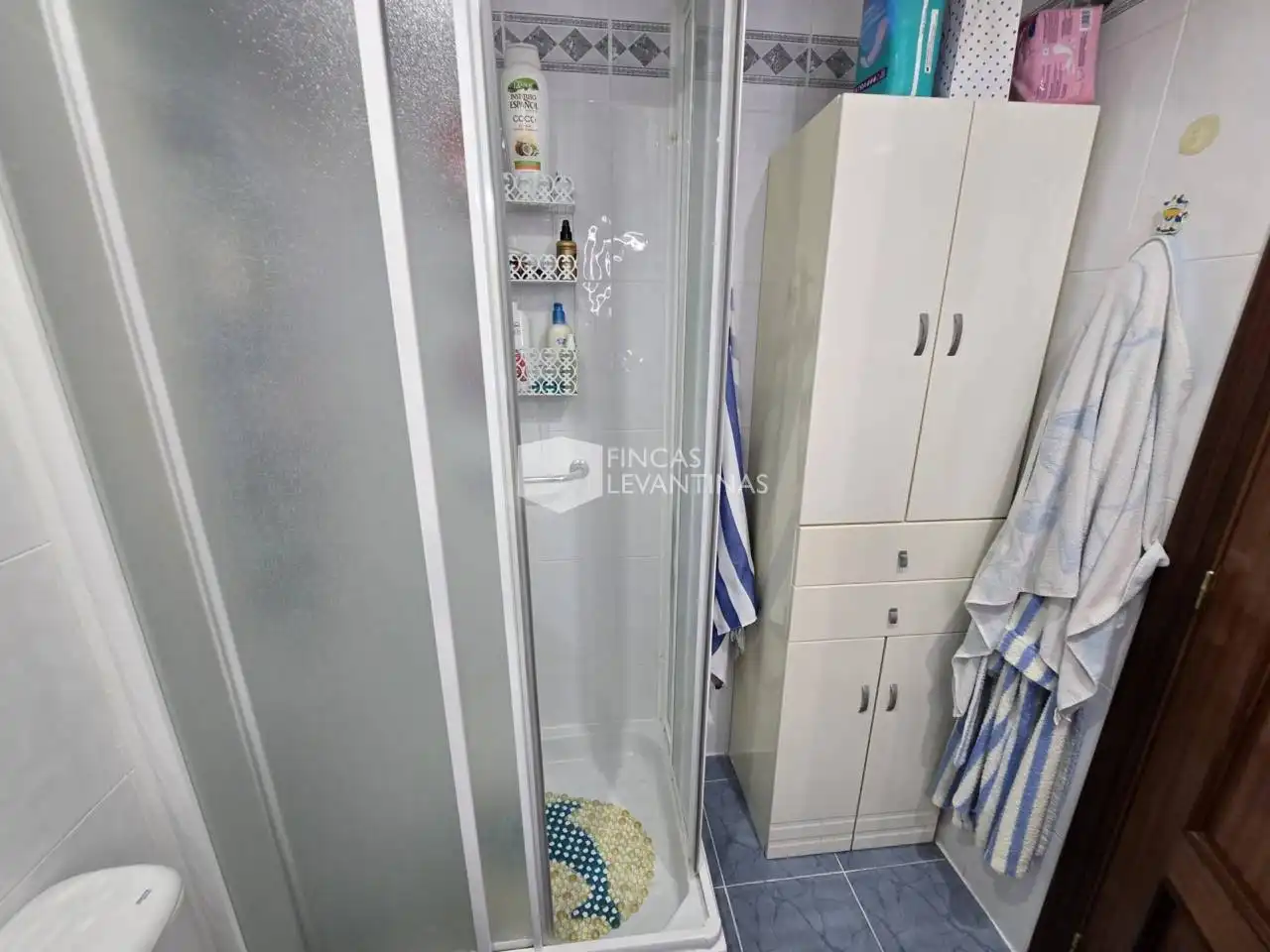 Bany de Pis en venda en San Vicente del Raspeig / Sant Vicent del Raspeig amb Moblat, Balcó i Piscina comunitària