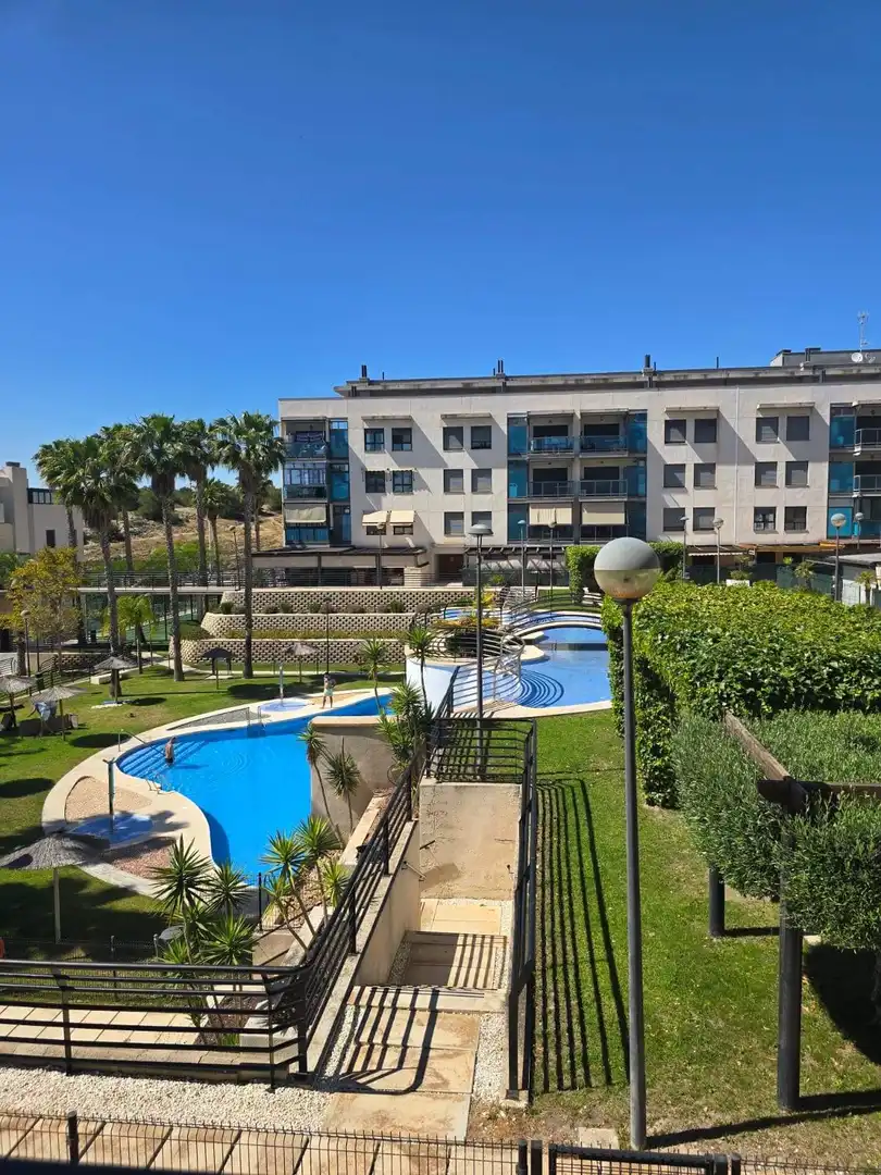 Vista exterior de Piso en venta en Santa Pola con Aire acondicionado, Jardín privado y Terraza