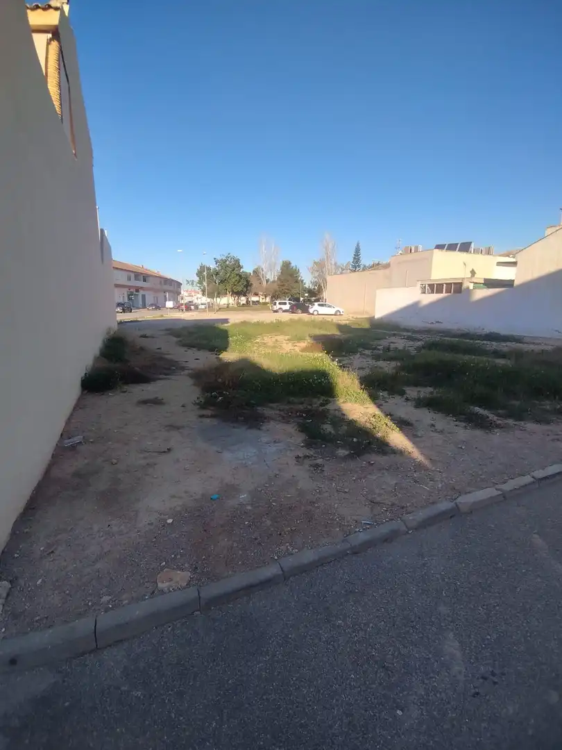 Lands and plots for sale in Calle Noruega 6, imagen 2