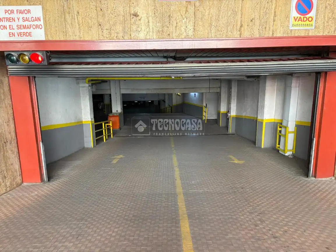 Parkplatz von Garage zum Verkauf in Madrid