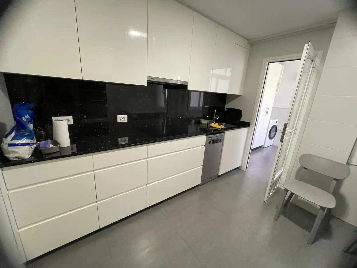 Kitchen of Flat for rent in Vigo   with Heating, Parquet flooring and Storage room