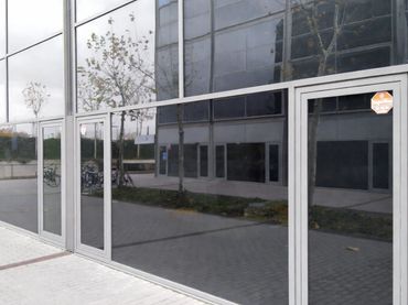 Oficina con ascensor en venta en Reyes Católicos