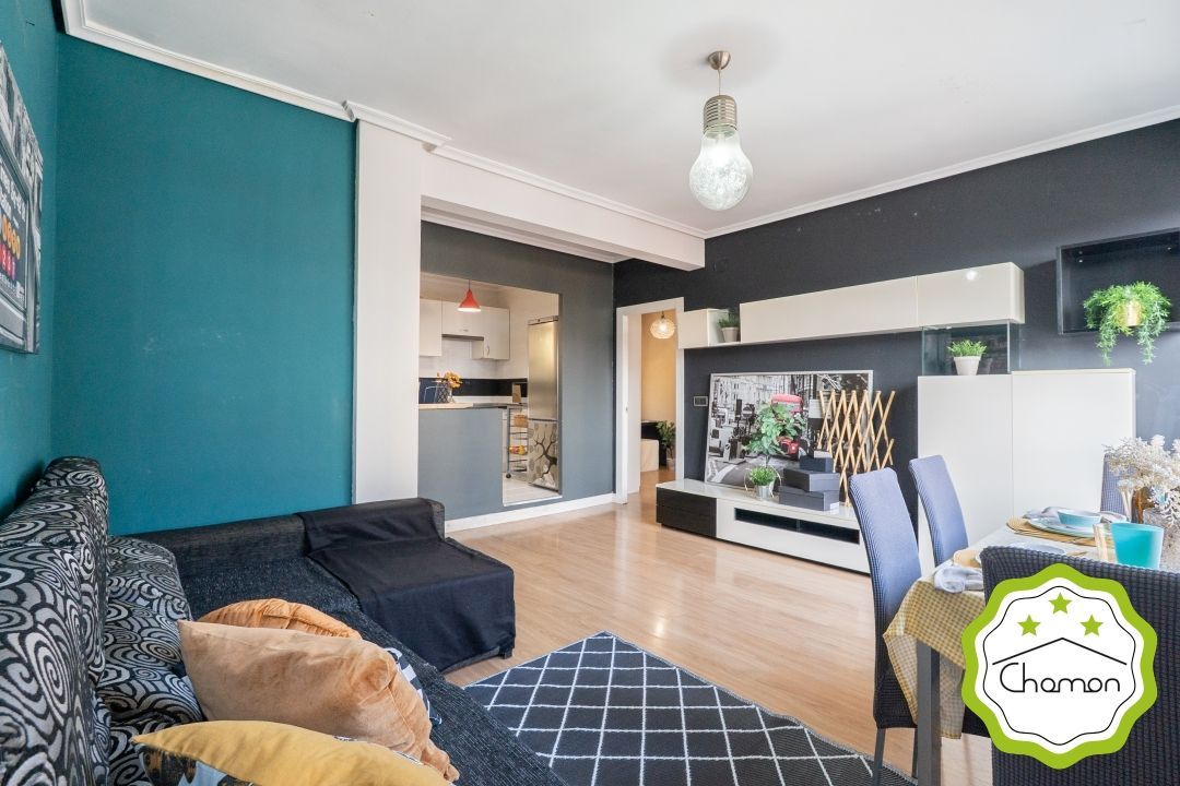 Sala d'estar de Pis en venda en Barakaldo  amb Calefacció i Moblat