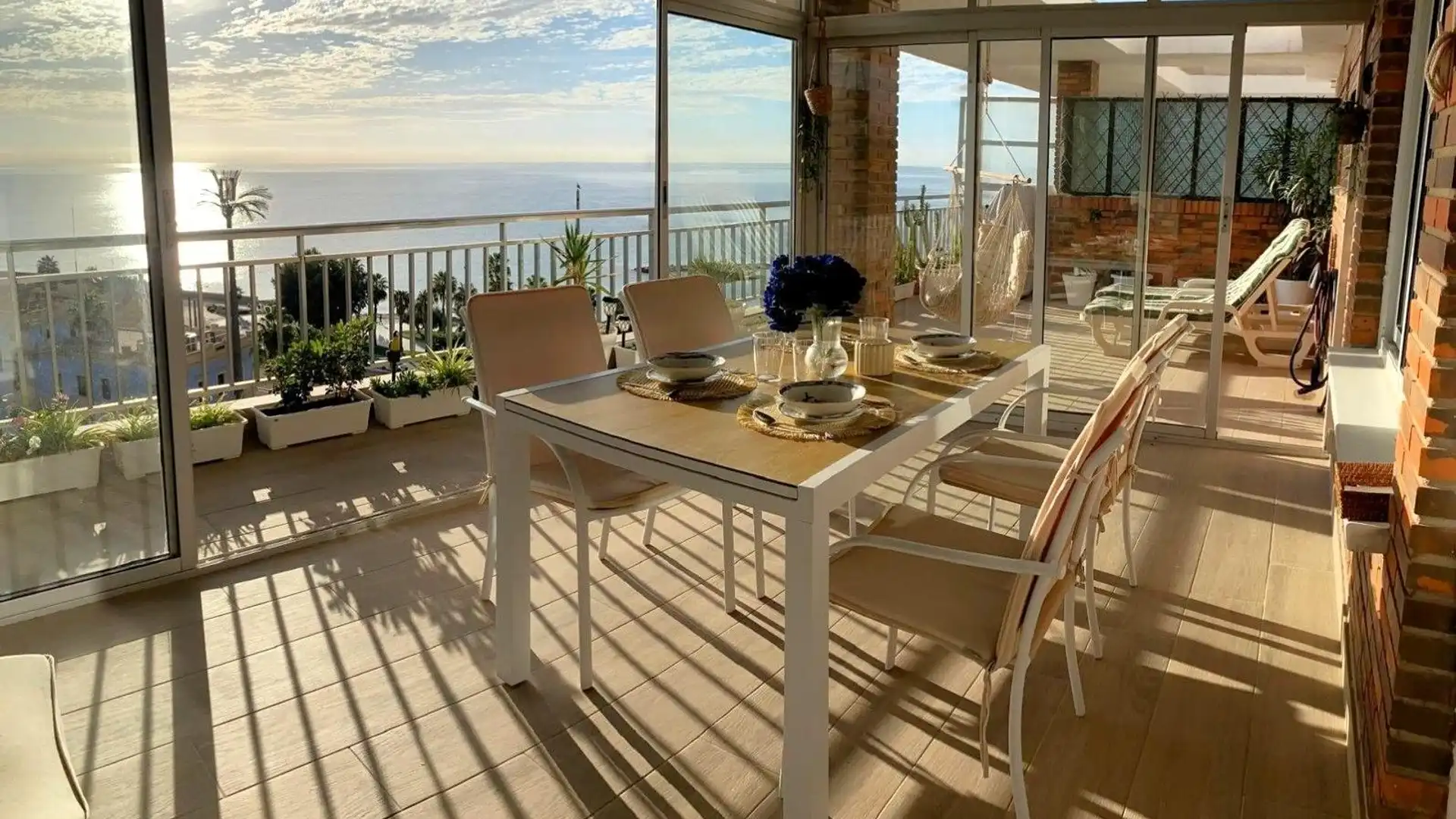 Terrasse von Dachboden zum Verkauf in Alicante / Alacant mit Klimaanlage, Terrasse und Möbliert