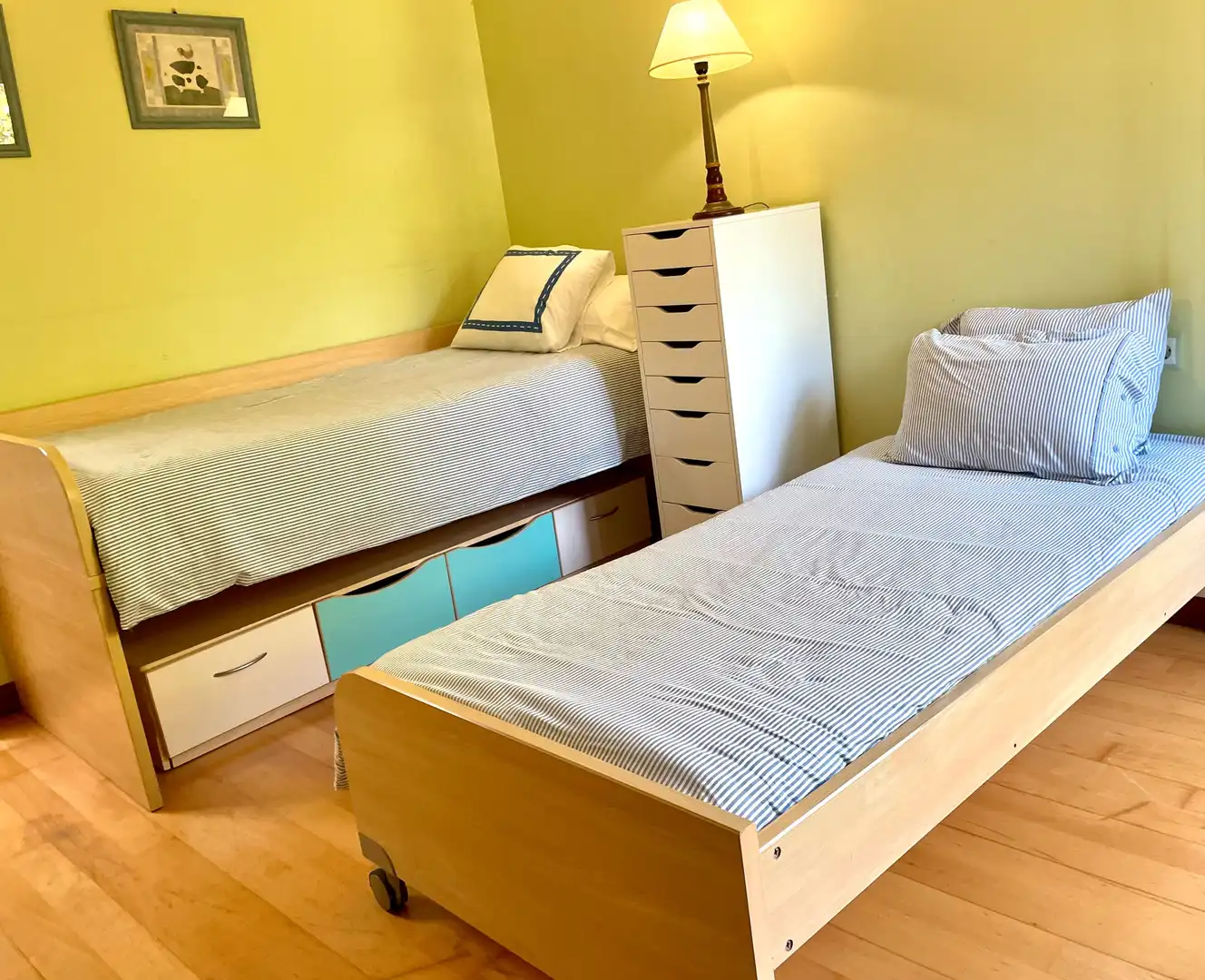 Habitación de Casa o chalet de alquiler en Cangas  con Jardín privado, Parquet y Terraza