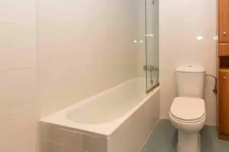Baño de Apartamento en venta en Badajoz con Aire acondicionado, Calefacción y Trastero