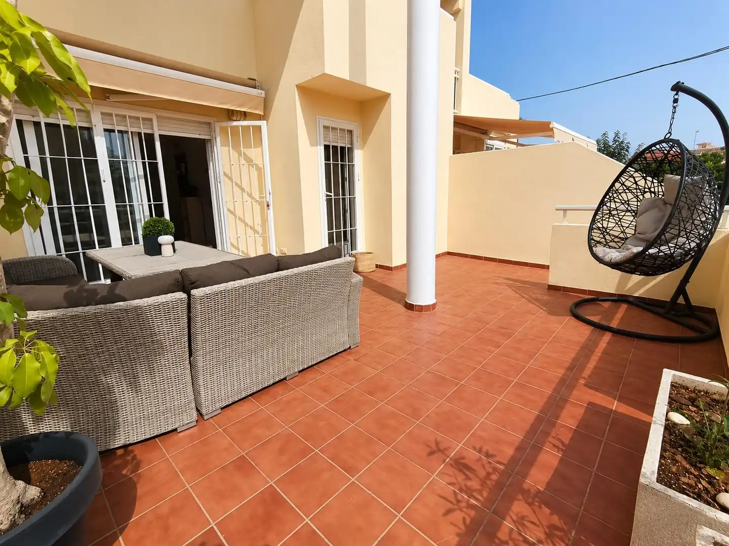 Terrassa de Apartament de lloguer en Dénia amb Aire condicionat, Calefacció i Jardí privat