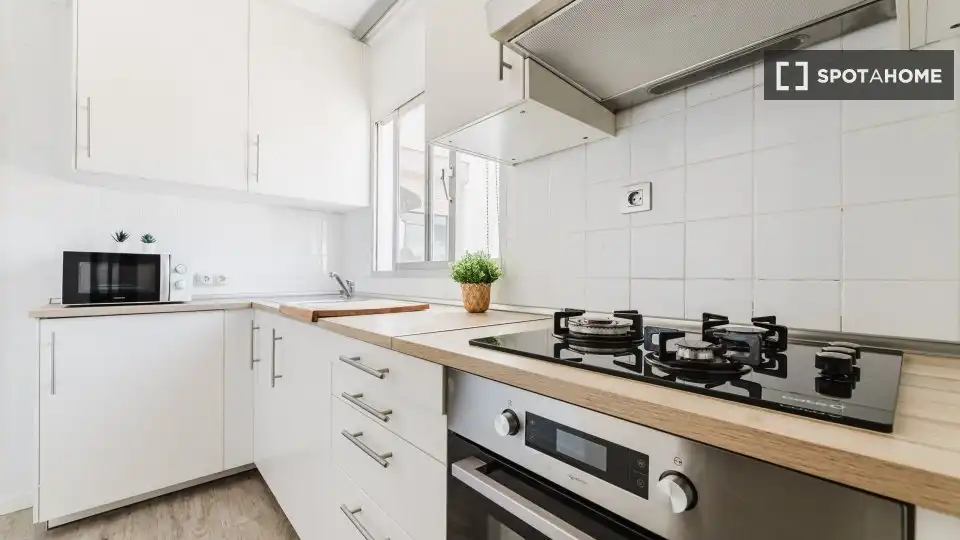 Cocina de Piso de alquiler en Valencia con Aire acondicionado, Calefacción y Amueblado