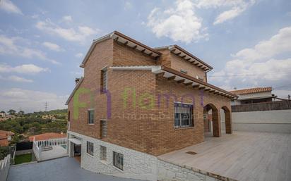 Vista exterior de Casa o xalet en venda en Masquefa amb Aire condicionat, Jardí privat i Terrassa