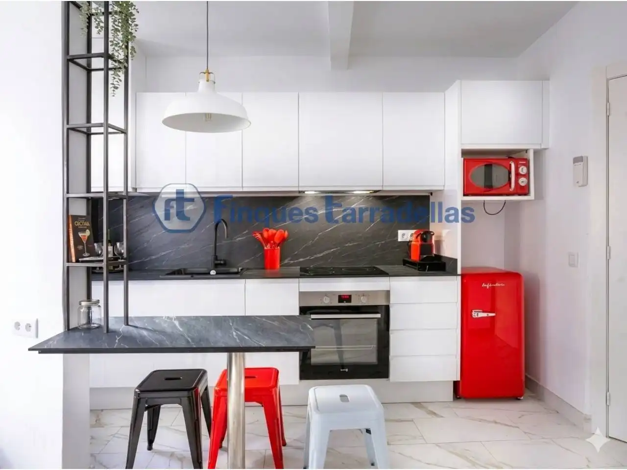 Cocina de Estudio en venta en Blanes con Terraza y Alarma