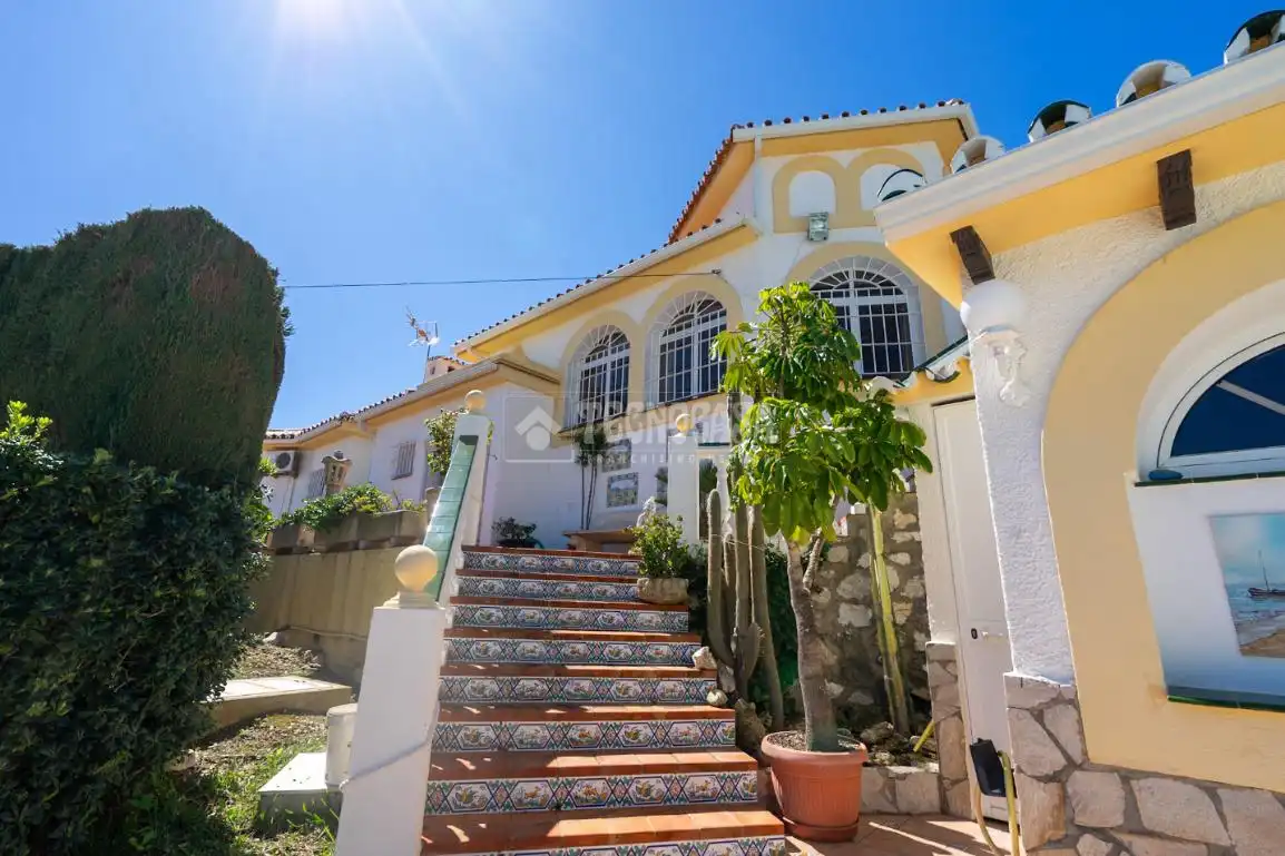 Casa amb piscina en venda a El Faro de Calaburra - Chaparral, imagen 5