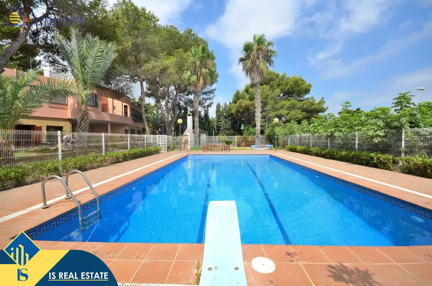 Xalet amb piscina en venda a Los Balcones - Los Altos