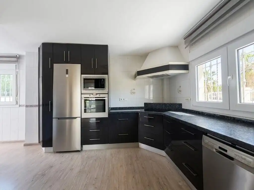 Küche von Haus oder Chalet zum Verkauf in Torremolinos mit Klimaanlage, Heizung und Privatgarten