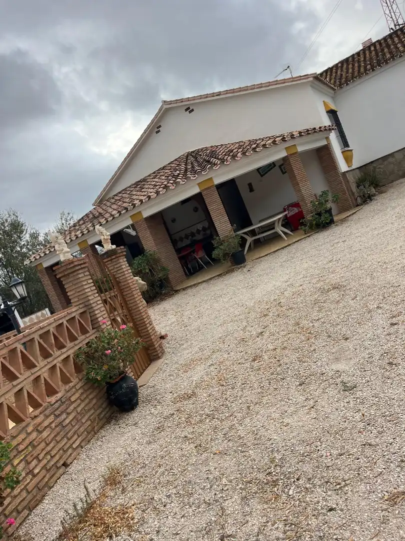 Country house zur Miete in Riogordo mit Privatgarten, Schwimmbad und Möbliert