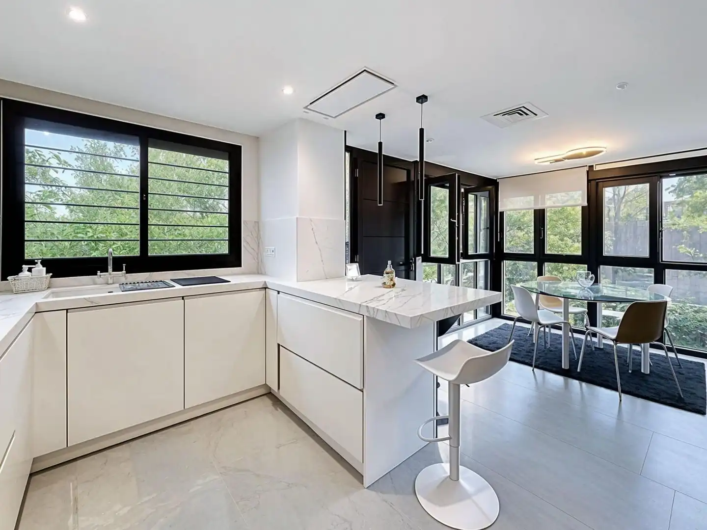 Cocina de Casa adosada de alquiler en Godella con Aire acondicionado, Calefacción y Jardín privado