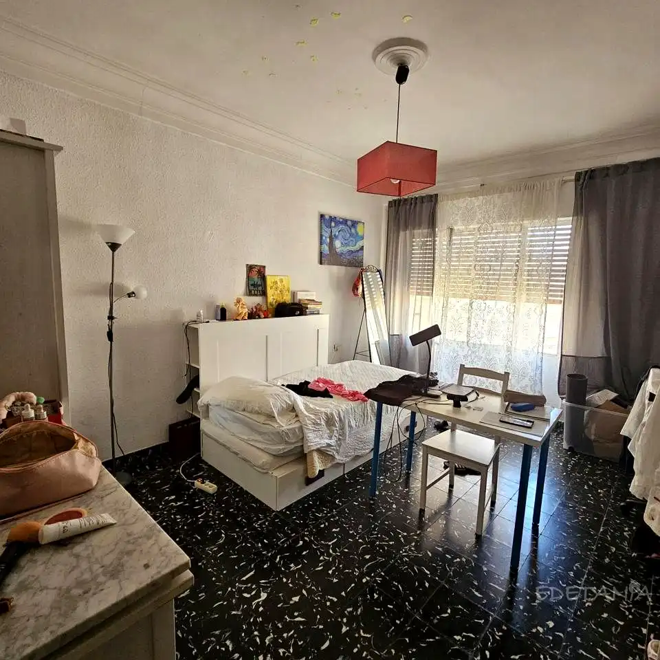 Habitación de Piso en venta en Valencia con Aire acondicionado y Balcón